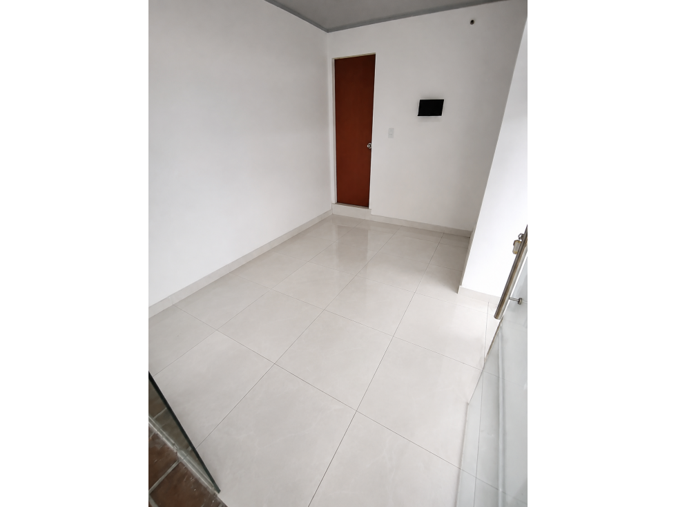 LOCAL COMERCIAL EN ARRIENDO AV LIBERTADORES - 2