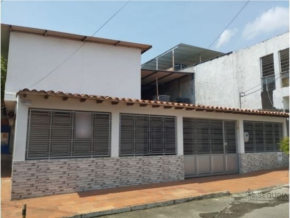 CASA CON LOCALES Y APARTAMENTOS EN VENTA GARCÍA HERREROS