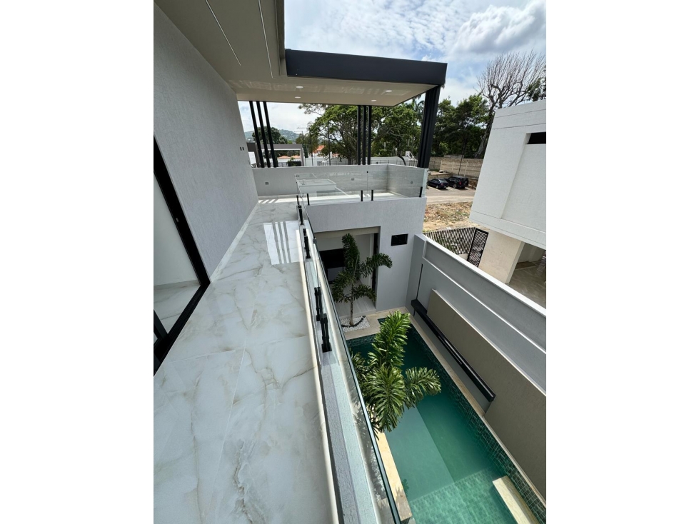 CASA DE LUJO A LA VENTA SECTOR BOCONO — foto 3