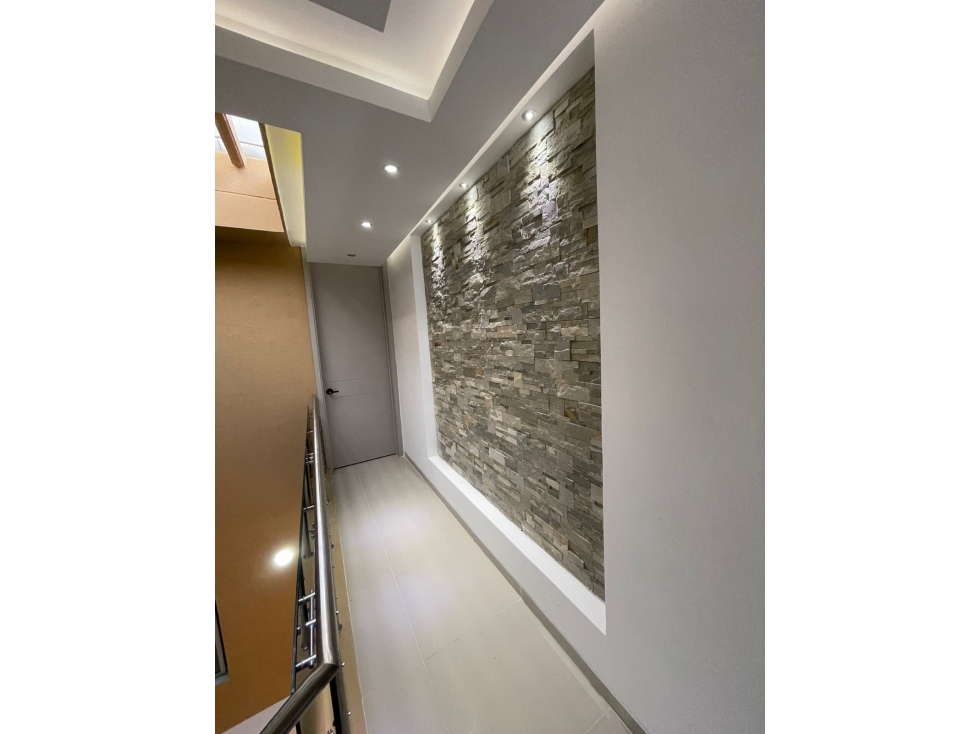 CASA DE LUJO A LA VENTA EN CONJUNTO CERRADO AUTOPISTA INTERNACIONAL — foto 4