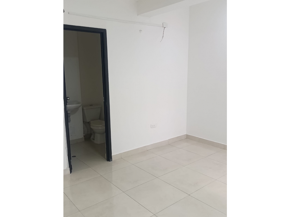 OFICINA EN ARRIENDO BARRIO POPULAR - 4