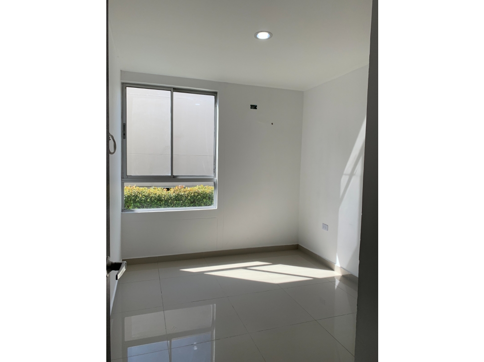 APARTAMENTO EN ARRIENDO CONJUNTO CERRADO LA FLORESTA — foto 4