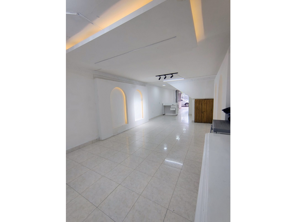 EN ARRIENDO LOCAL COMERCIAL AV CERO - 4