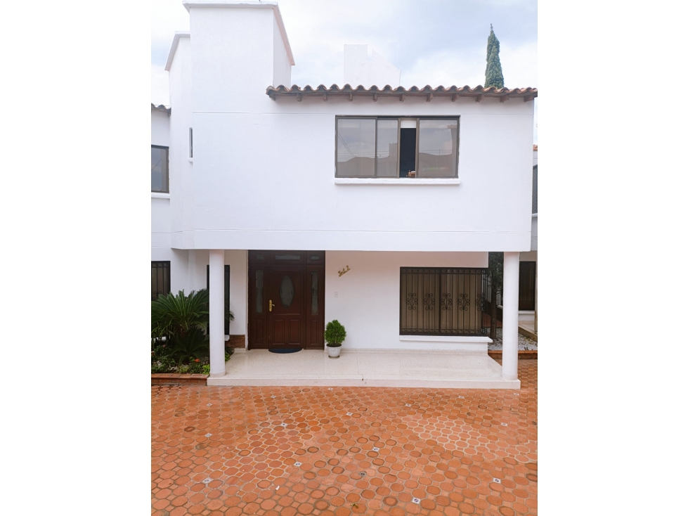 CASA EN VENTA CONDOMINIO EL ROSAL - 1