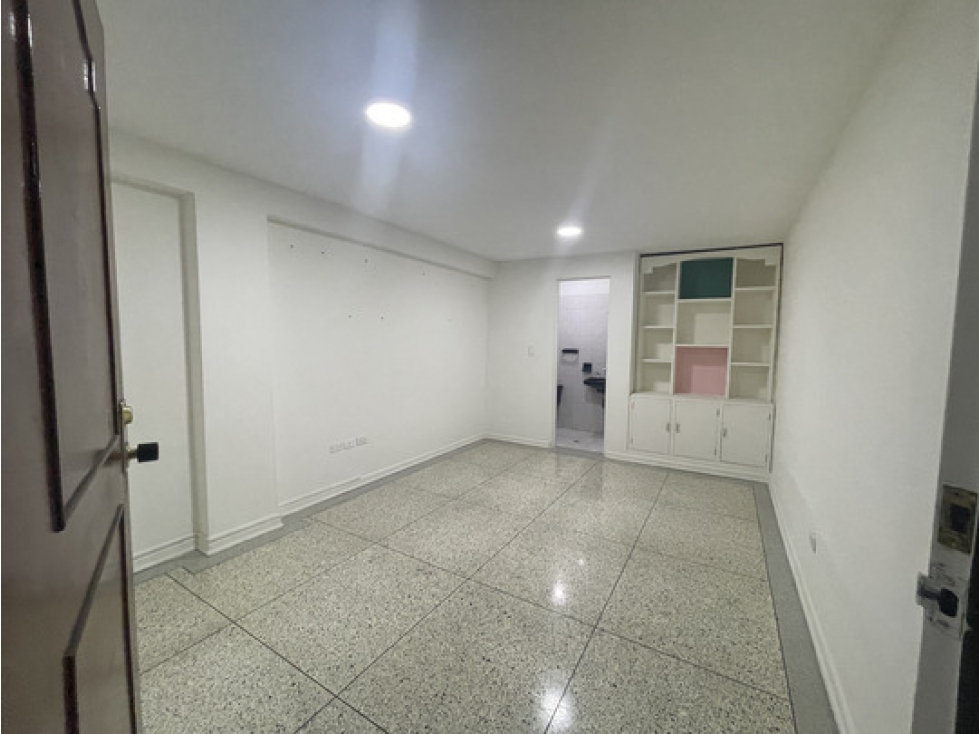 OFICINA EN ARRIENDO EDIFICIO ALCALÁ - 4