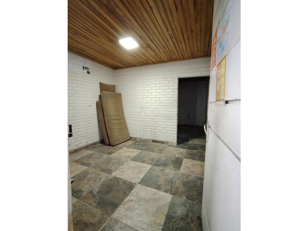 BODEGA EN ARRIENDO SECTOR AV DEMETRIO MENDOZA - 5