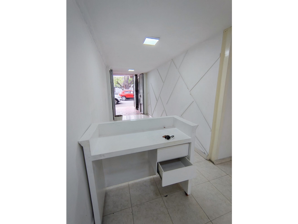 EN ARRIENDO LOCAL COMERCIAL AV CERO - 5