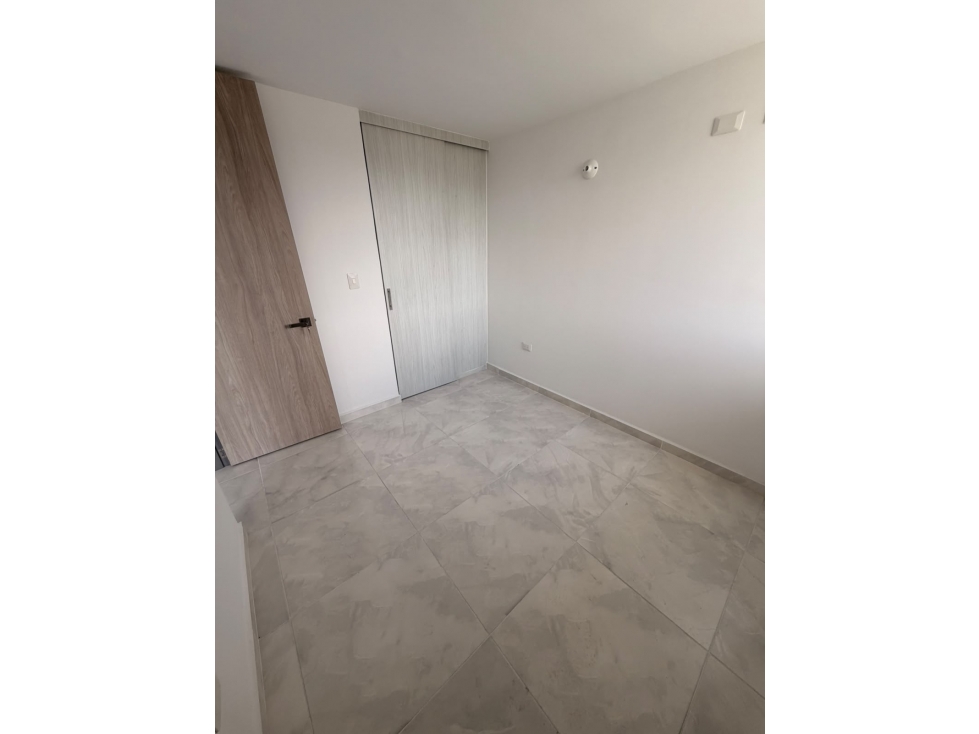 APARTAMENTO EN VENTA CONJUNTO CERRADO PRADOS DEL ESTE — foto 5