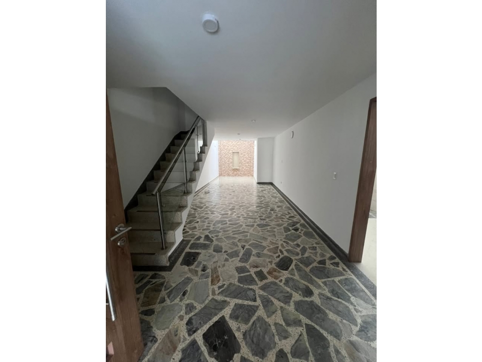 CASA EN VENTA CONJUNTO CERRADO AV LIBERTADORES - 2