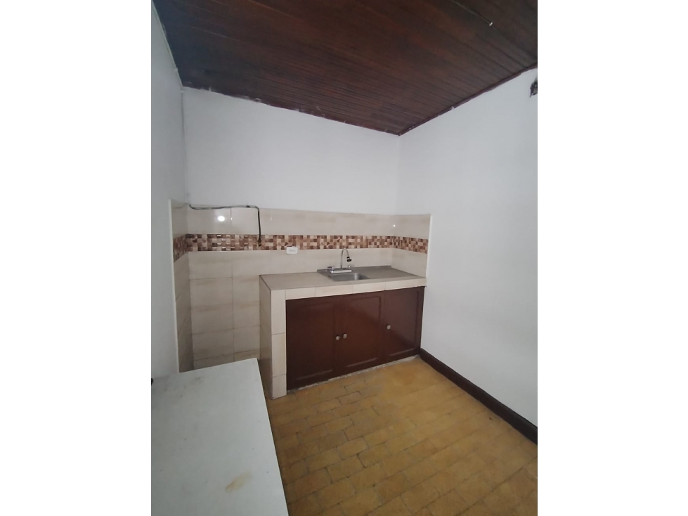APARTAMENTO EN ARRIENDO BARRIO LLERAS — foto 3