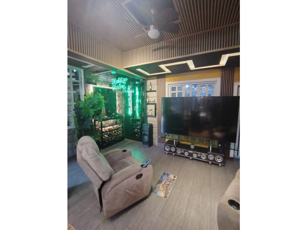 CASA DE LUJO CON LOCAL COMERCIAL EN VENTA SECTOR DEL CENTRO — foto 3