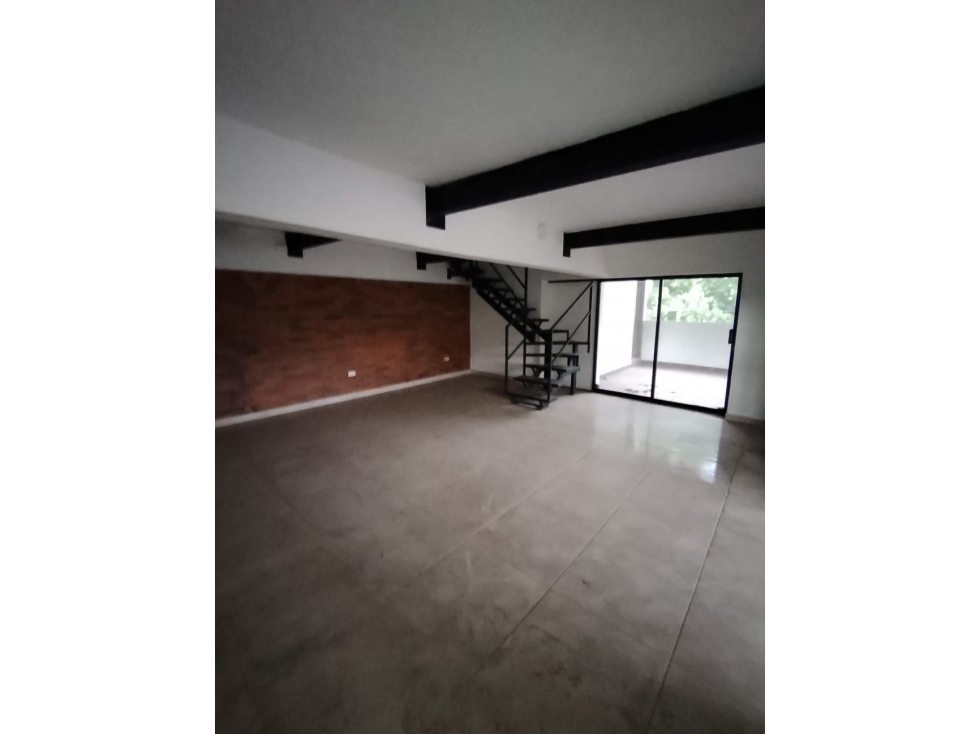 LOCAL COMERCIAL EN ARRIENDO AV LIBERTADORES - 4