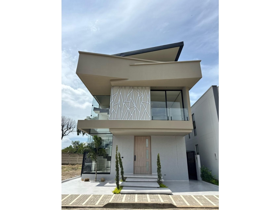 CASA DE LUJO A LA VENTA SECTOR BOCONO