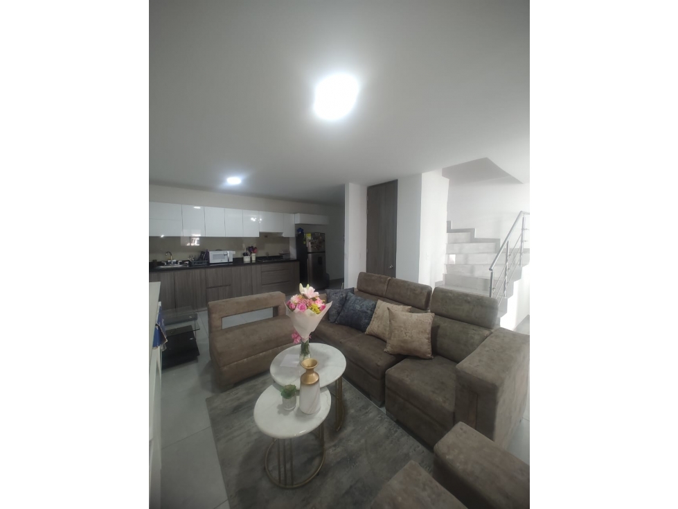 CASA A LA VENTA EN CONJUNTO CERRADO SECTOR DE LA FLORESTA - 2