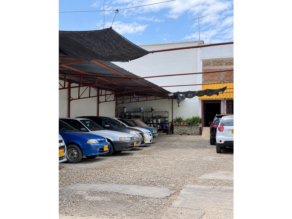 RESIDENCIA CON ESTACIONAMIENTOS EN VENTA OPORTUNIDAD DE INVERSIÓN — foto 5