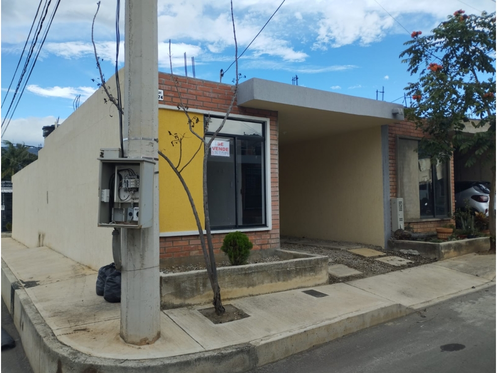 CASA EN VENTA SECTOR TRAPICHES VILLA DEL ROSARIO