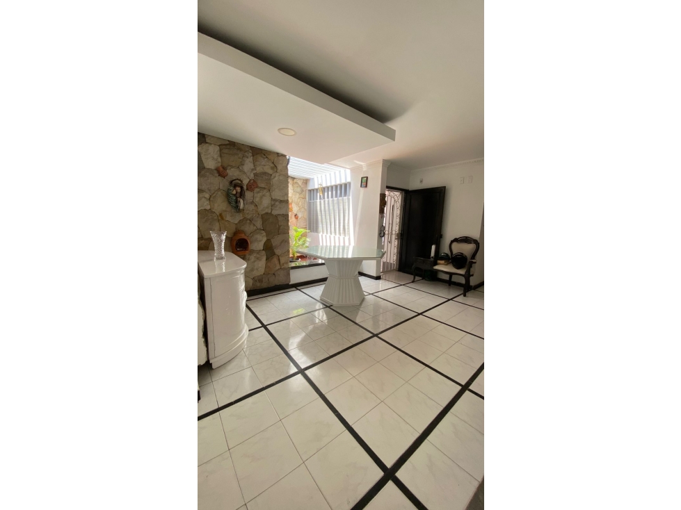 AMPLIA CASA EN VENTA BARRIO QUINTA BOSCH — foto 6