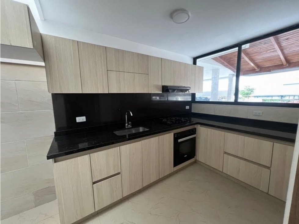 CASA EN VENTA CONJUNTO CERRADO AV LIBERTADORES - 3