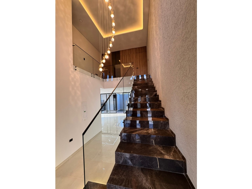 CASA DE LUJO A LA VENTA SECTOR BOCONO — foto 5