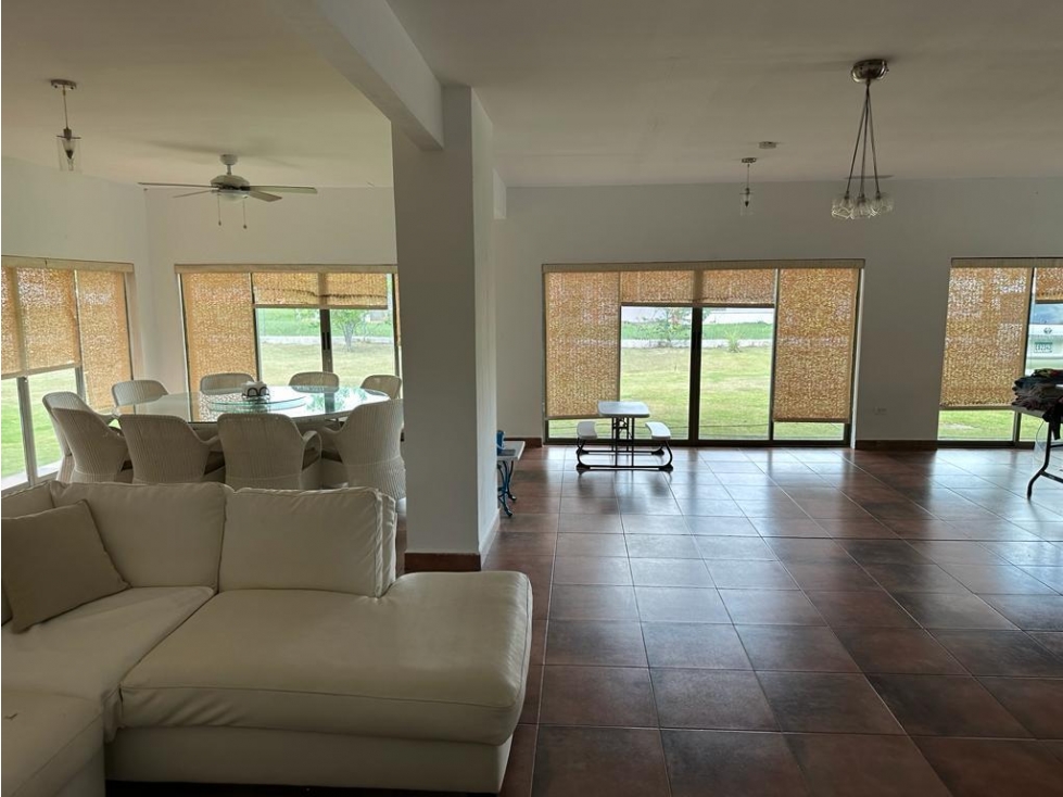 * Casa con terreno en Coronado - 2