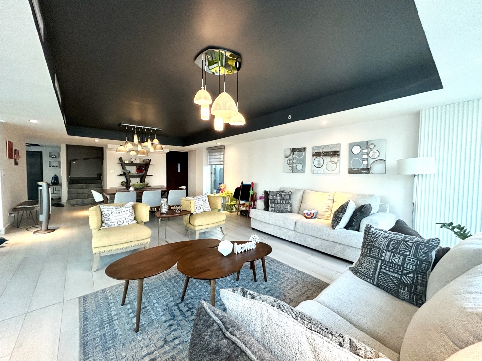 Apartamento de dos niveles en venta en Bella Vista. Panamá. 25-3051. — foto 4