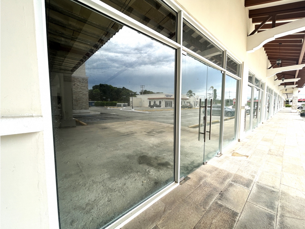 Venta Local de 1125.21 Mts en Playa Blanca. 25-6090 - 5