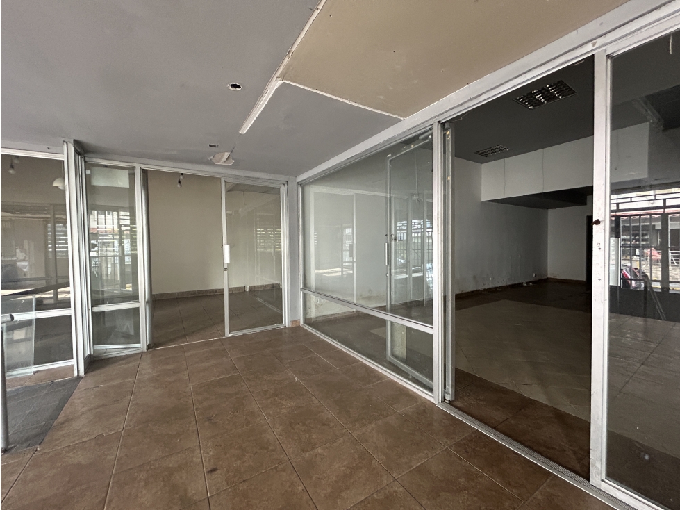 Local comercial de 100m2 en alquiler en El Cangrejo, Panamá. 25-7470 — foto 2