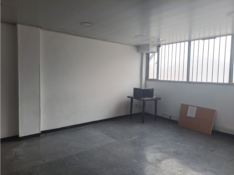 BODEGA EN ARRIENDO MONTEVIDEO — foto 4