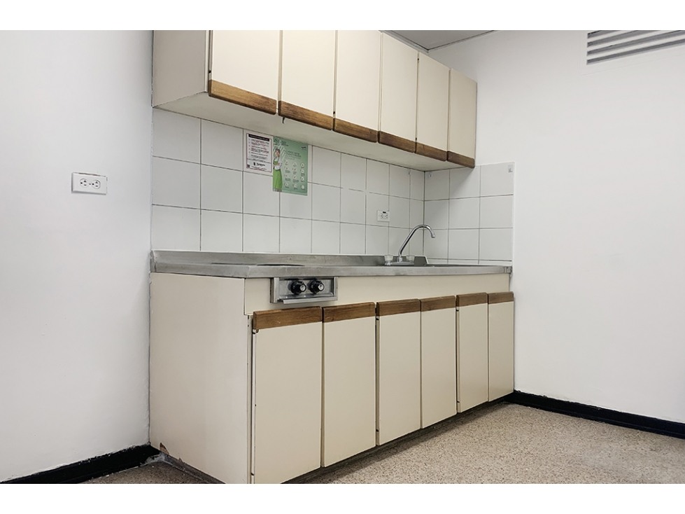 LOCAL EN ARRIENDO EL RETIRO - 6