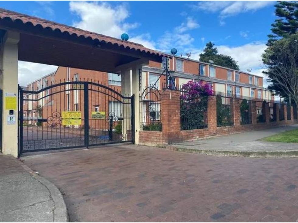 CASA EN VENTA ENGATIVA-BOLIVIA