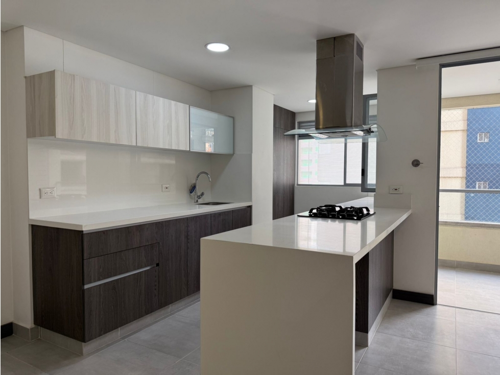Amplio Apartamento en Venta Ciudad del Río, Medellín k — foto 5