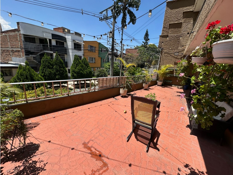 Venta de apartamento en barrio La América