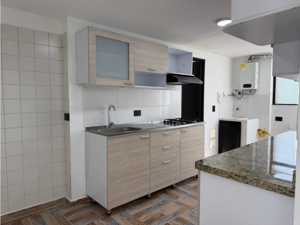 APARTAMENTO EN ARRIENDO EN MEDELLIN -POBLADO CAMPESTRE — foto 2