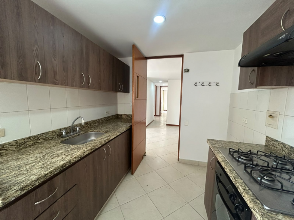 APARTAMENTO EN ARRIENDO EN EL POBLADO- CERCA A LA FRONTERA — foto 3