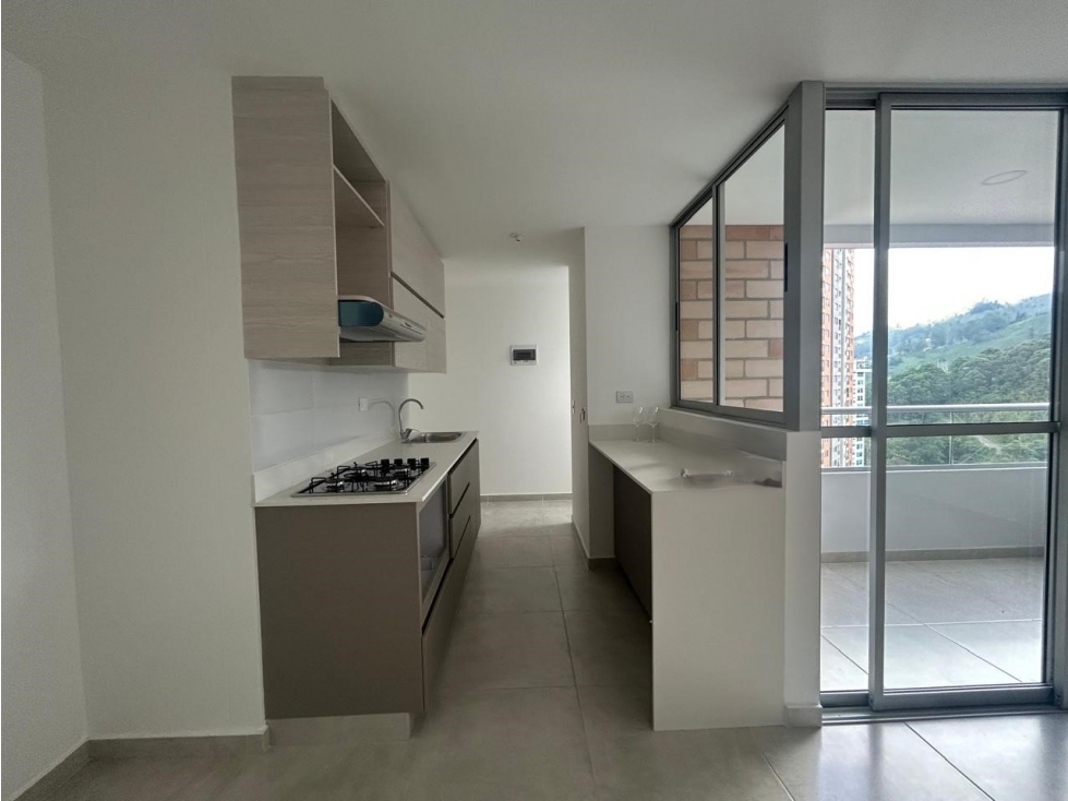 APARTAMENTO EN ARRIENDO EN SABANETA LAS LOMAS 83.9 M2 — foto 2