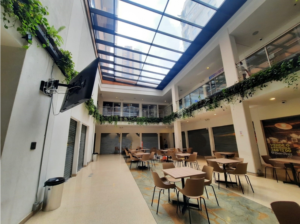 LOCAL PARA ARRIENDO EN MALL COMERCIAL CENTRO 20M2
