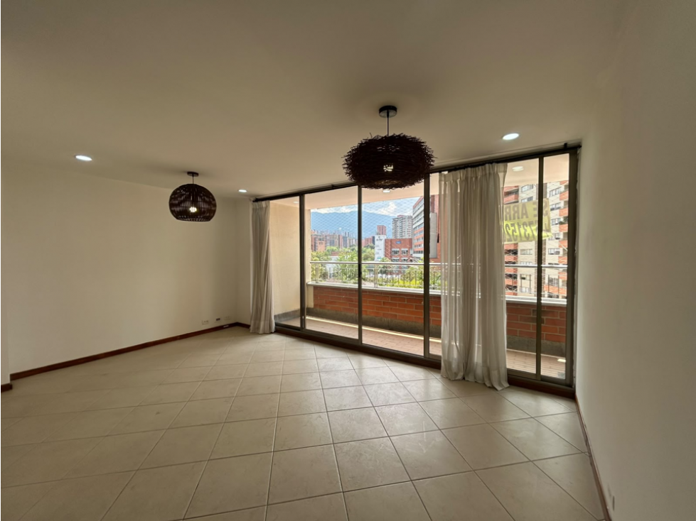 APARTAMENTO EN ARRIENDO EN EL POBLADO- CERCA A LA FRONTERA