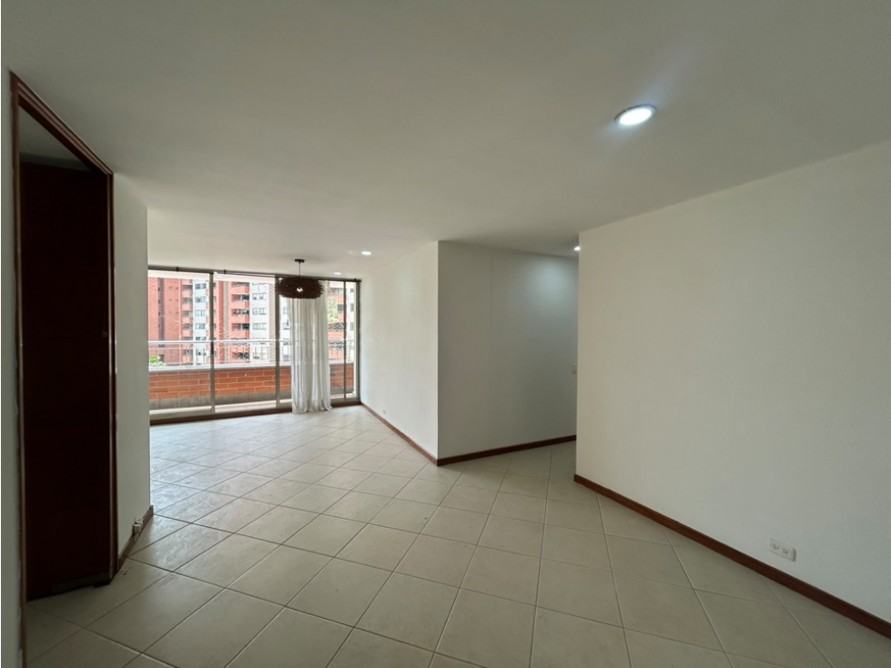APARTAMENTO EN ARRIENDO EN EL POBLADO- CERCA A LA FRONTERA — foto 2