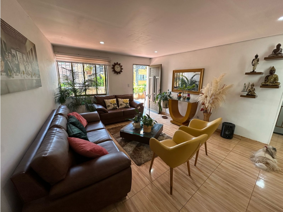 Venta de apartamento en barrio La América — foto 2