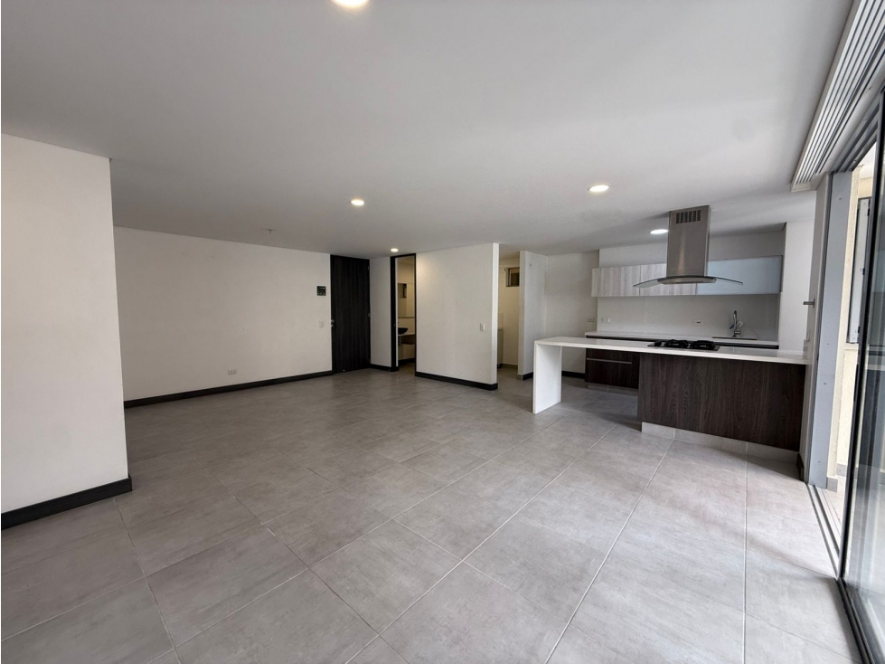Amplio Apartamento en Venta Ciudad del Río, Medellín k — foto 2