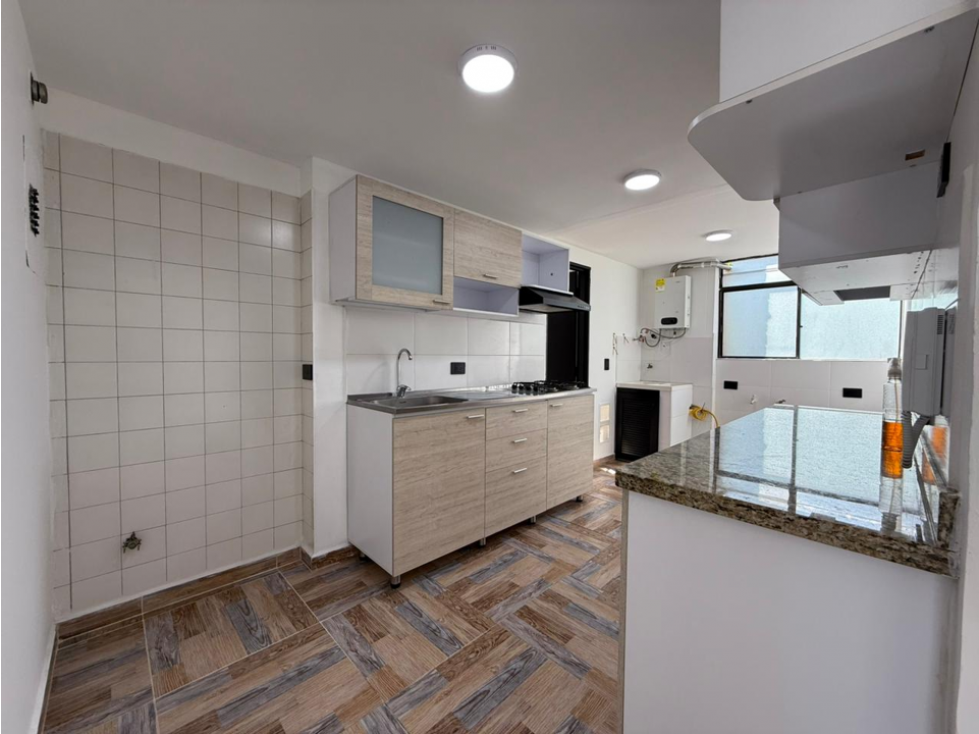 APARTAMENTO EN ARRIENDO EN MEDELLIN -POBLADO CAMPESTRE — foto 3