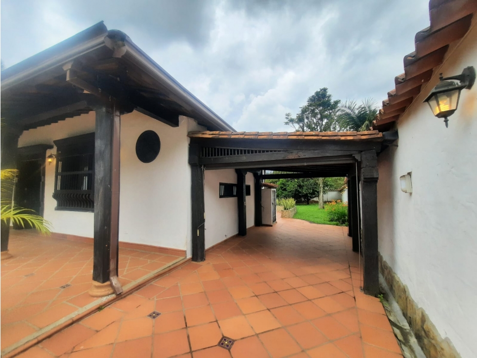 VENTA DE CASA COLONIAL EN LLANOGRANDE 800 M2 2 HABITACIONES — foto 2