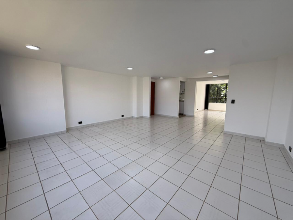 APARTAMENTO EN ARRIENDO EN MEDELLIN -POBLADO CAMPESTRE — foto 6