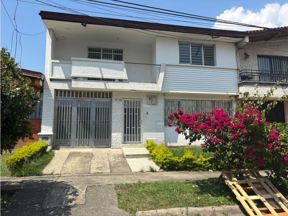 Casa en venta con proyección comercial Estadio Laureles