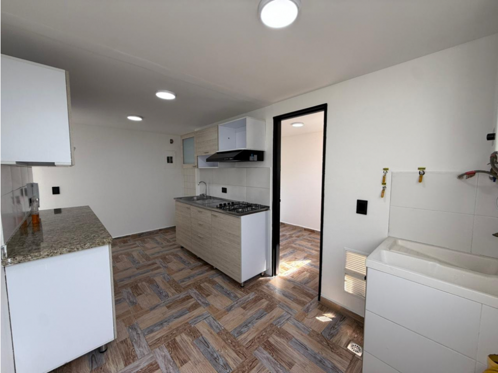 APARTAMENTO EN ARRIENDO EN MEDELLIN -POBLADO CAMPESTRE — foto 4