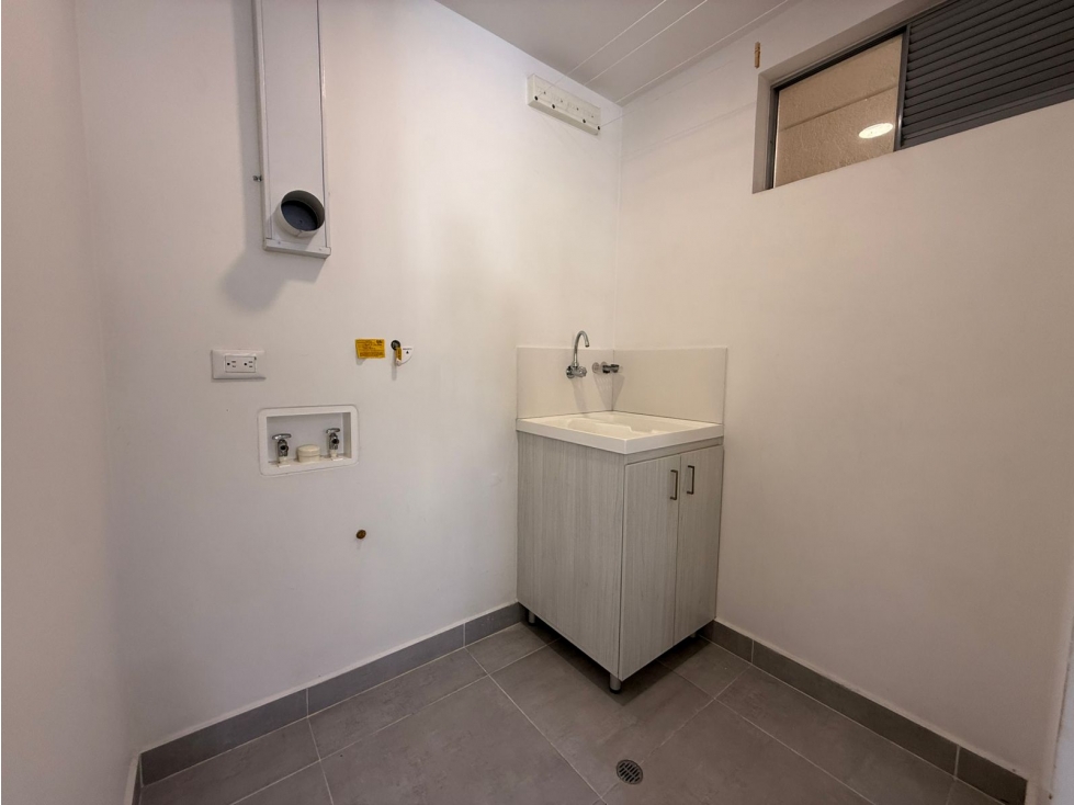 Amplio Apartamento en Venta Ciudad del Río, Medellín k — foto 6