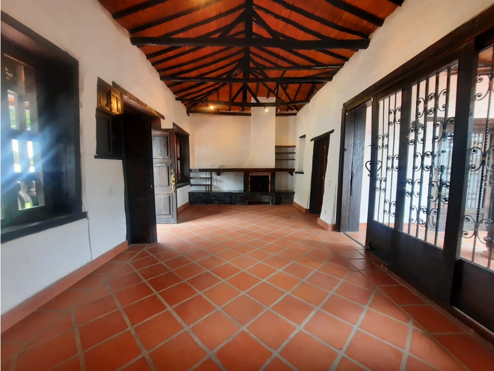 VENTA DE CASA COLONIAL EN LLANOGRANDE 800 M2 2 HABITACIONES — foto 6