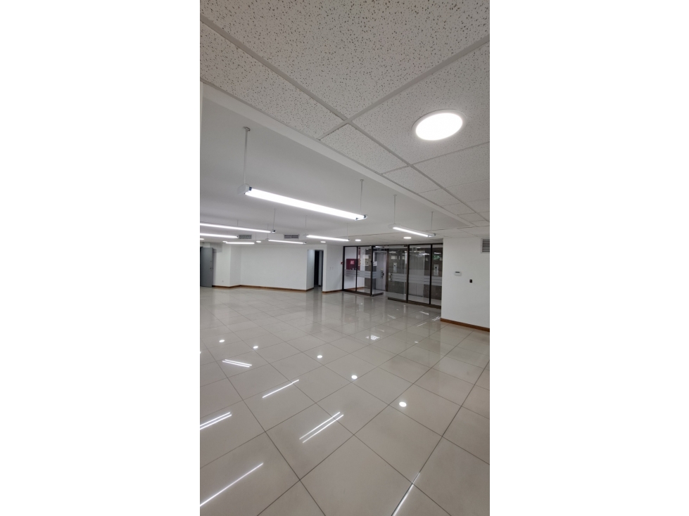 OFICINAS EN VENTA EDIFICIO CARVAJAL — foto 2