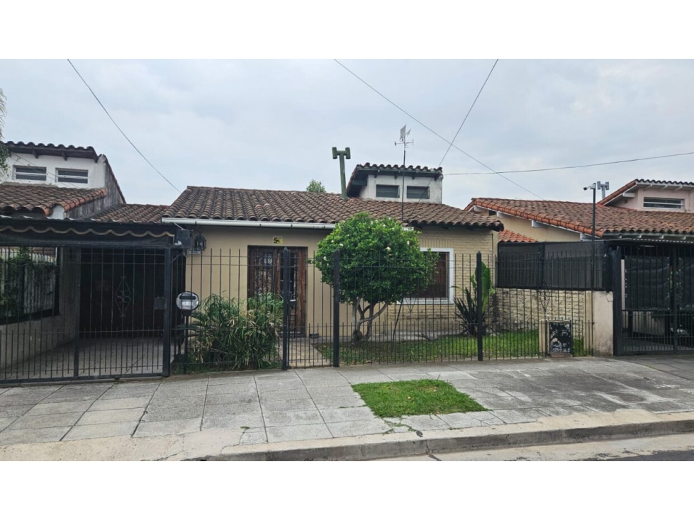 OPORTUNIDAD CASA EN ITUZAIGO BARRIO AERONAUTICO!!