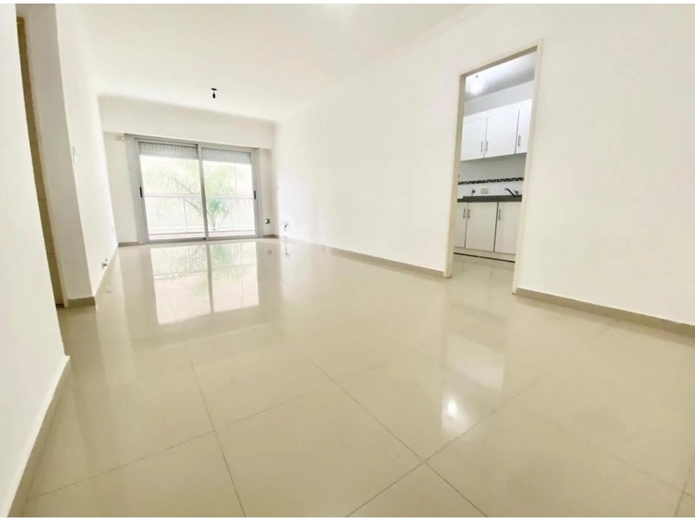 EXCELENTE DEPARTAMENTO EN CASTELAR SUR!!! - 3